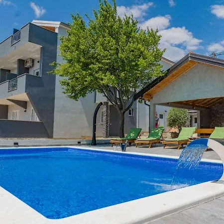 Maja-1 By Interhome Maslenica