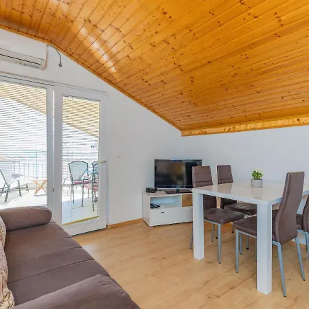 Apartman Maja - Srd420 By Interhome *