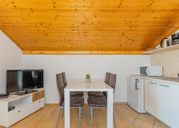 Maja-1 By Interhome * 마슬레니차